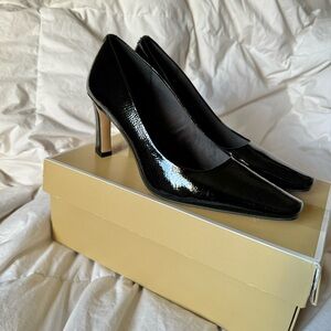 MICHAEL KORS ‘Darrah’ Black Crackled Patent Leather Pump Size 7.5